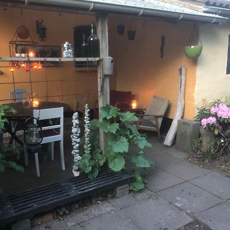 Retro Bolig - Fyldt Med Hygge! Ingen Luksus Apartment Kolind Екстериор снимка
