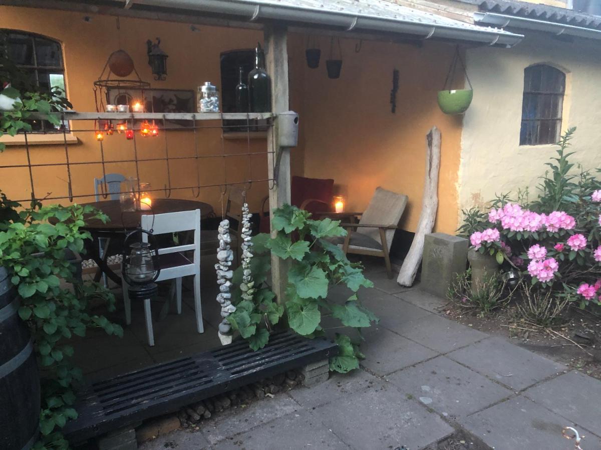 Retro Bolig - Fyldt Med Hygge! Ingen Luksus Apartment Kolind Екстериор снимка