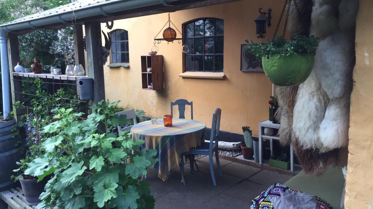 Retro Bolig - Fyldt Med Hygge! Ingen Luksus Apartment Kolind Екстериор снимка